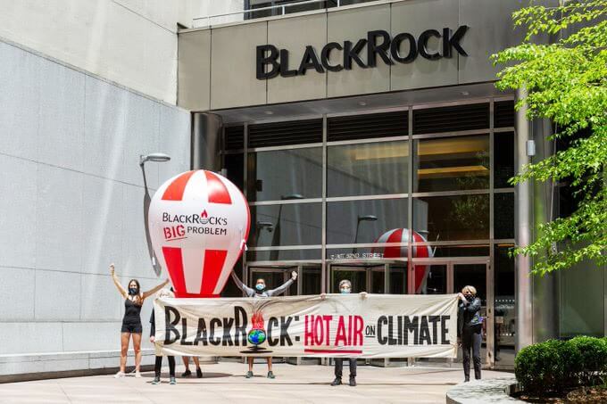 Повстанцы протестуют против компанииBlackrock