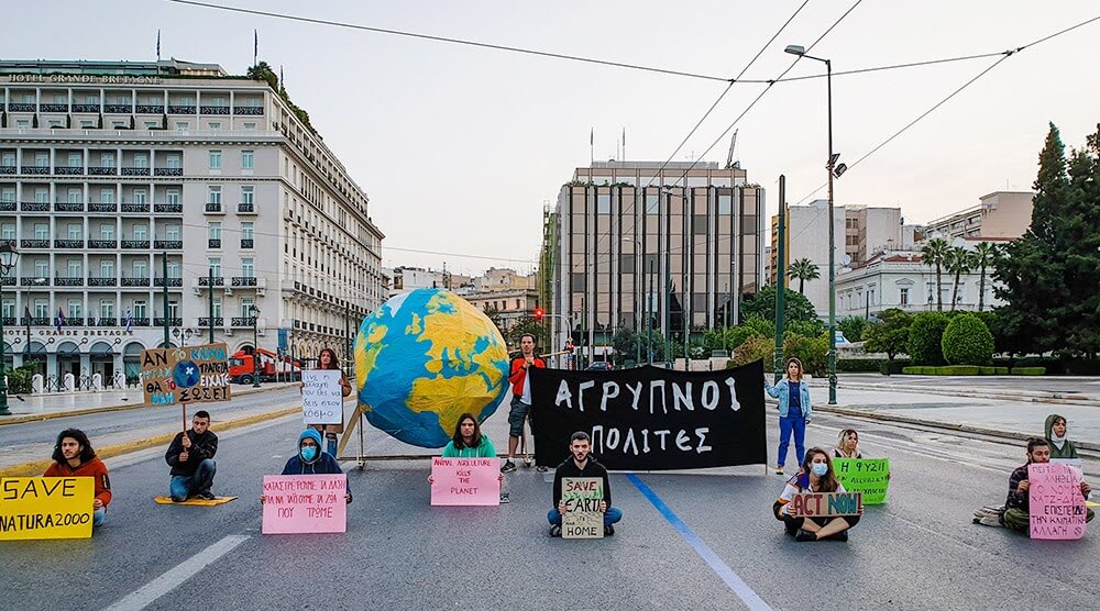 Повстанцы протестуют в Греции